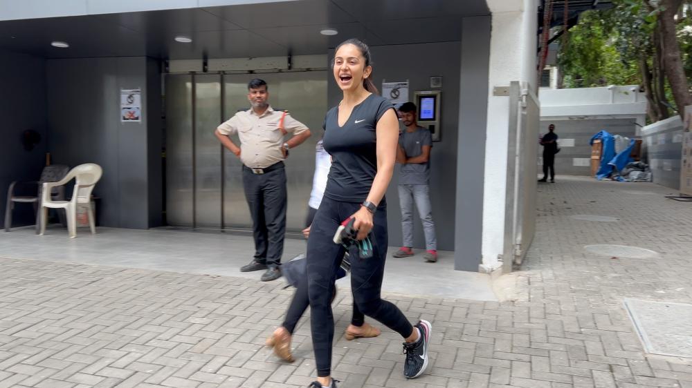 rakul-preet-singh-was-spotted-in-bandra-looking-effortlessly-chic